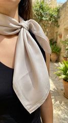 PAÑUELO SEDA BEIGE