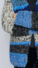 CHALECO GRISES Y AZULES TEJIDO DE KARLA