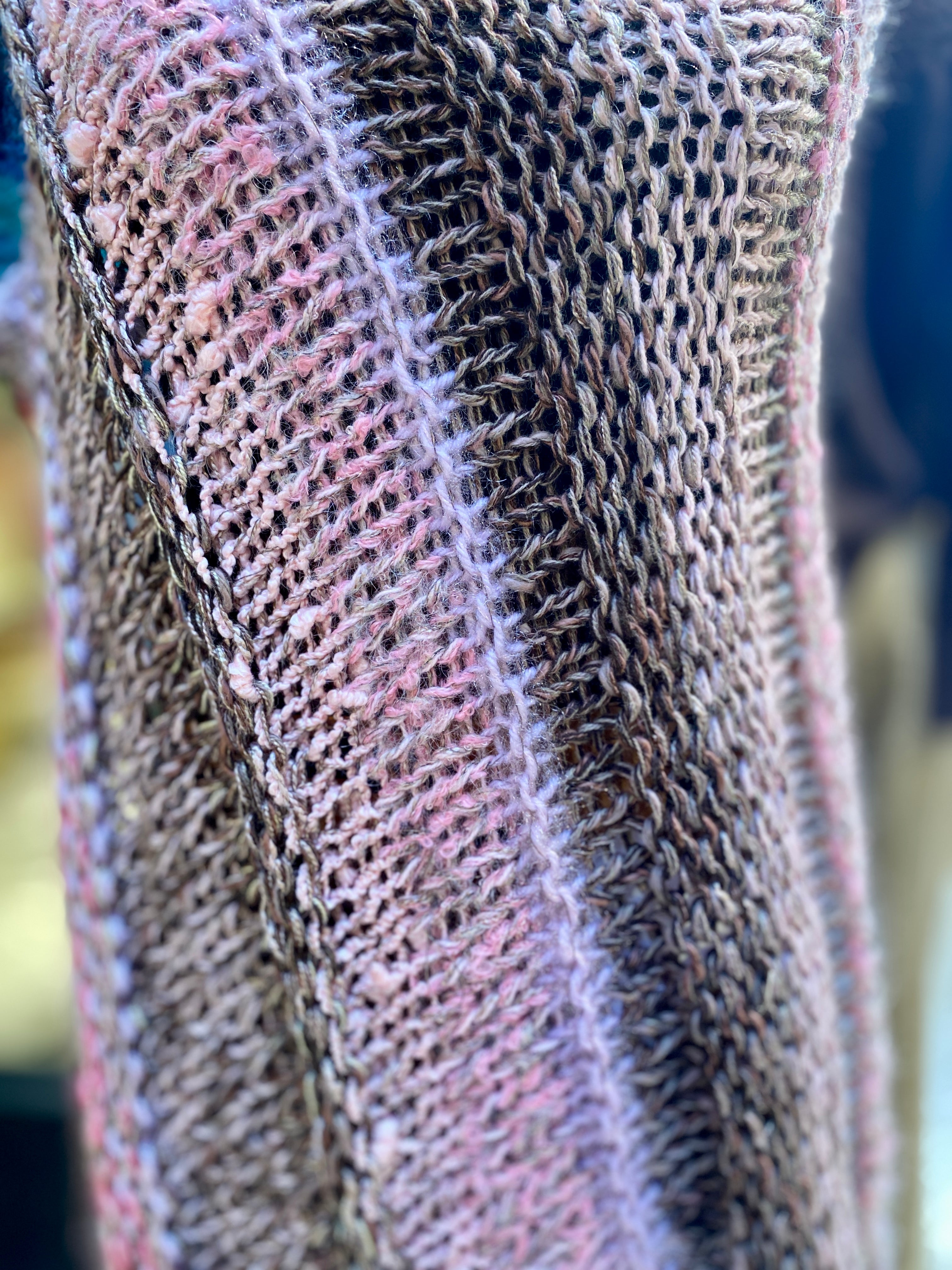 PONCHO ROSA TEJIDOS DE KARLA