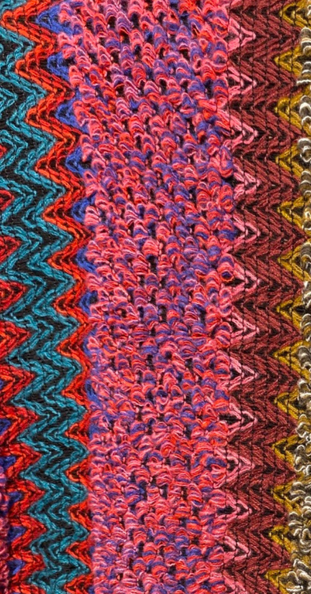RUANA BOHO FUCSIAS Y ROJOS
