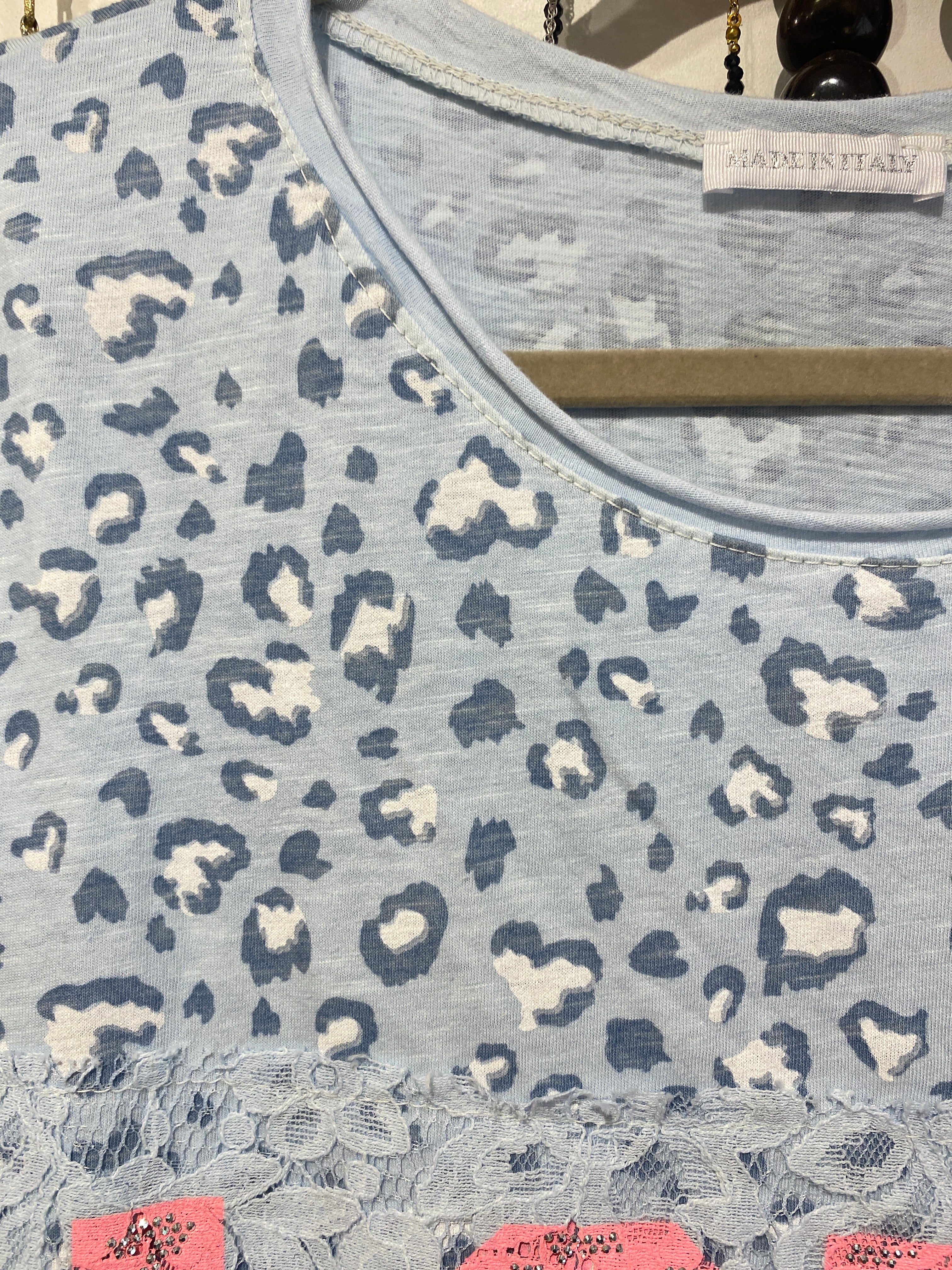 POLERA ITALIANA ANIMAL PRINT CELESTE