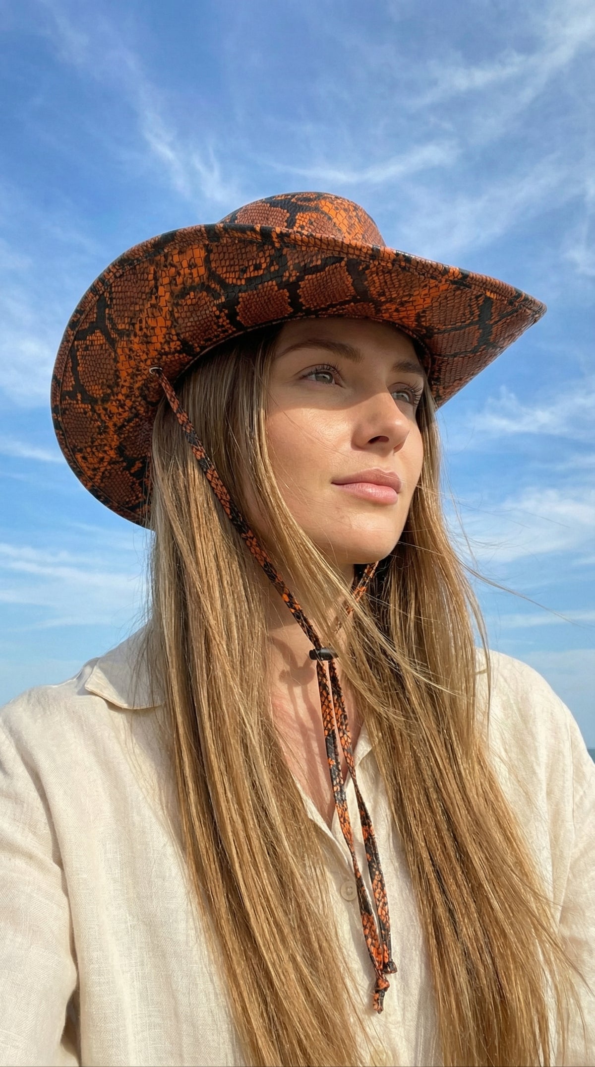 SOMBRERO SERPIENTE NARANJA