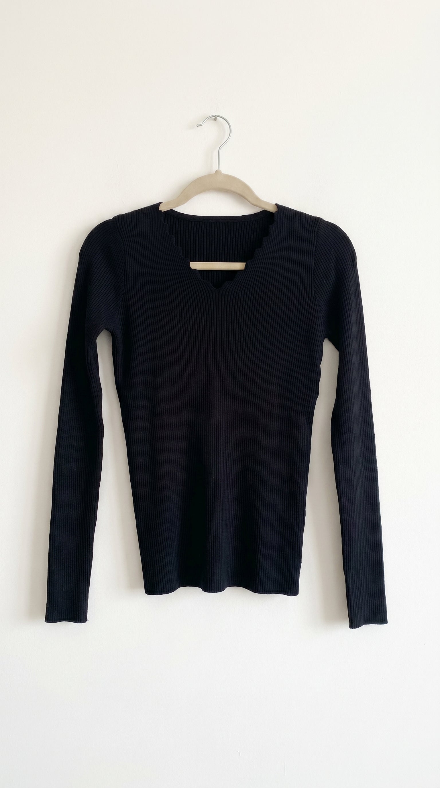 POLERA TEJIDA BASICA NEGRA