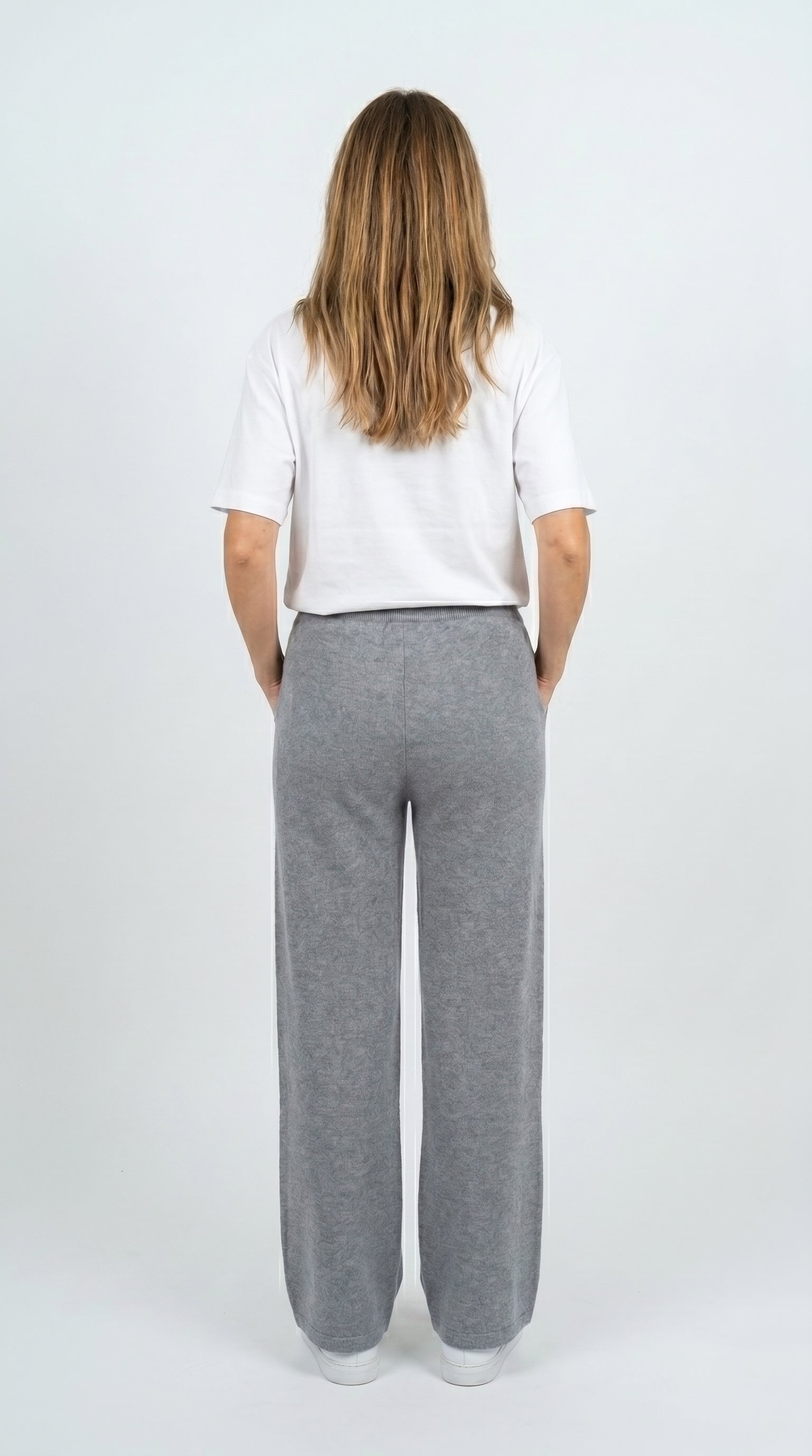 PANTALÓN TEJIDO GRIS