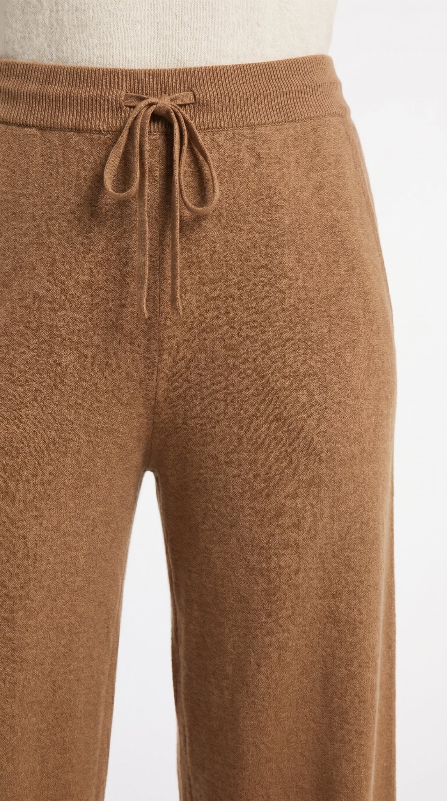 PANTALÓN TEJIDO CAMEL
