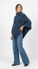 PONCHO AZUL DE KARLA